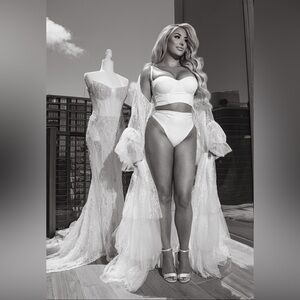 VOIR Melisa Bridal Robe | Luxury Silk Wedding Getting Ready Robe | Worn Once